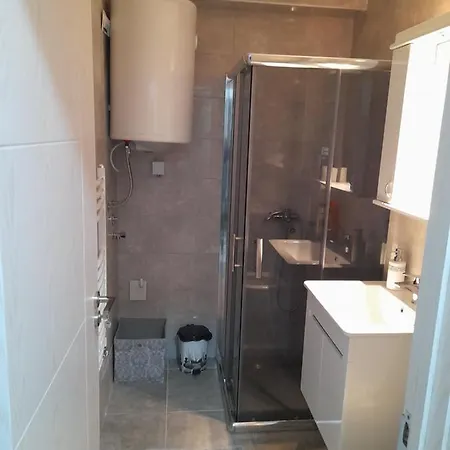 Holiday Apartments * Ni