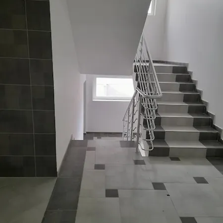 Holiday Apartments *